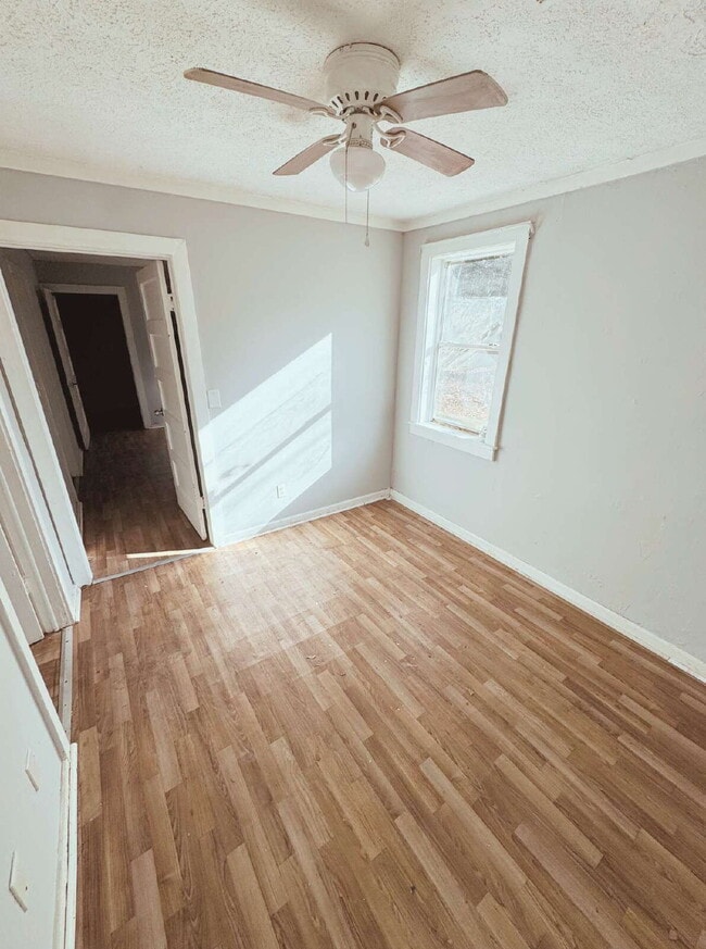 Building Photo - 743 Bright St