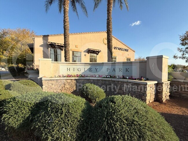 Building Photo - 3335 E Sheffield Rd