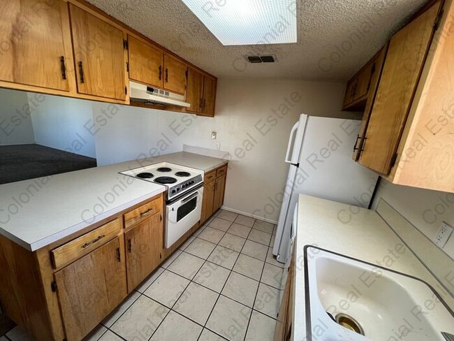 Building Photo - 2 Bedroom 2 Bathroom & 1 Car Garage
