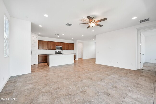 Building Photo - 1662 W Monte Way