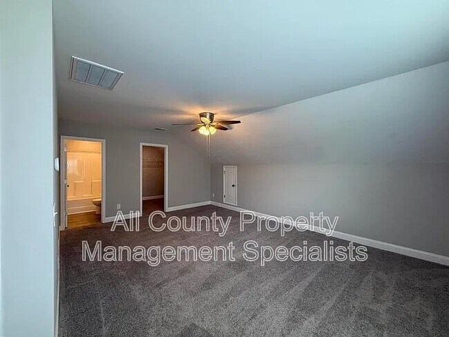 Foto del edificio - 333 Underhill Dr