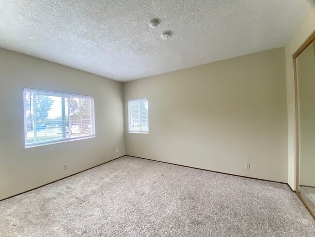 Building Photo - CUTE, COMFY & CONVENIENT CONDO IN UNION CITY