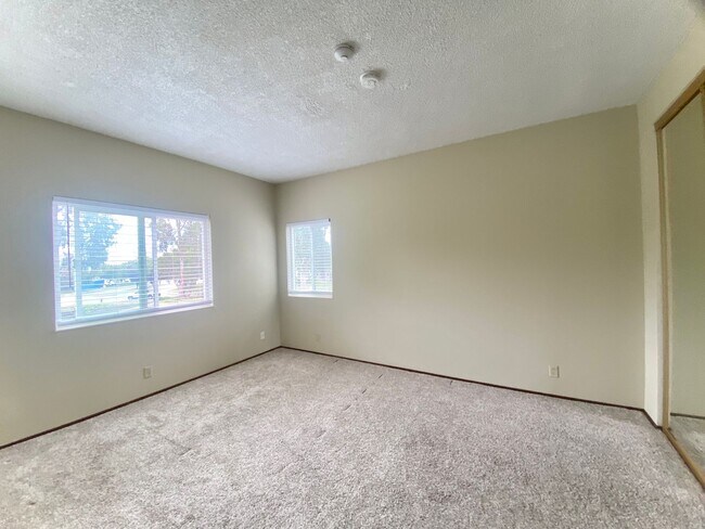 Foto del edificio - CUTE, COMFY & CONVENIENT CONDO IN UNION CITY