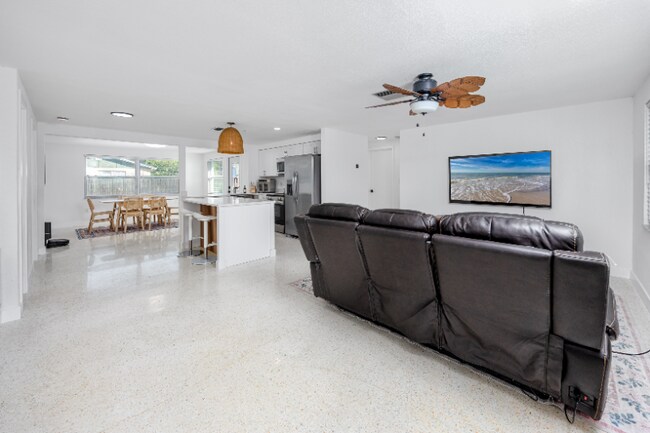 Foto del edificio - 8641 Lantana Dr