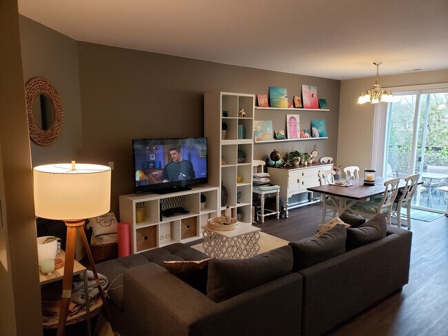 Foto del edificio - North Auburn Trail Run Townhomes - End uni...