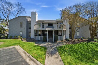 Building Photo - 448 Deerwood St