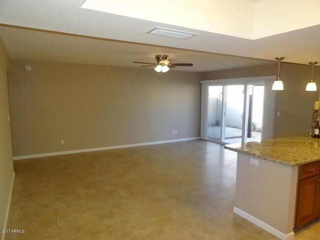 Foto del edificio - 18414 N 25th St