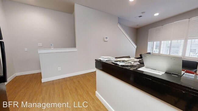 Building Photo - 124 N Liberty St