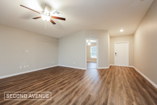 Foto del edificio - 73 Evaro Dr