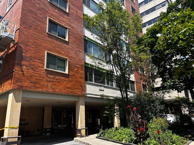 Foto del edificio - 1516 Hinman Ave