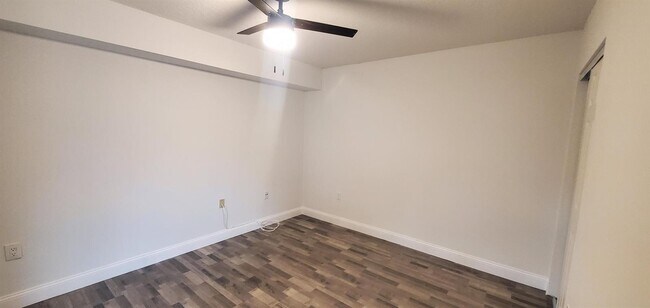 Foto del edificio - 704 7th Ln