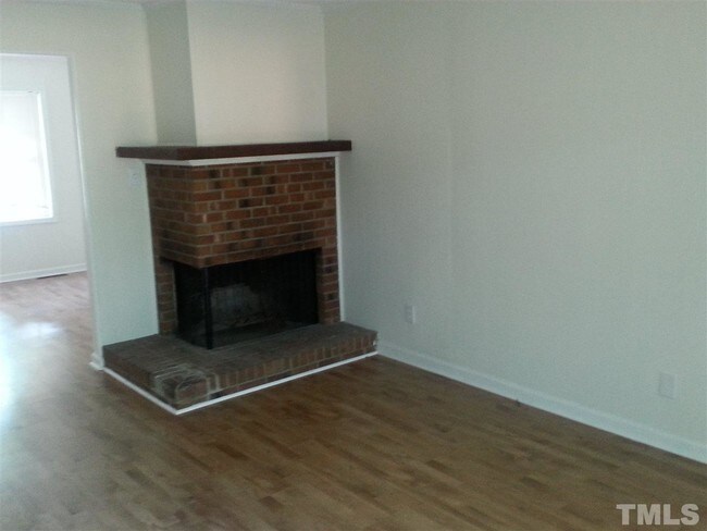 Building Photo - 1001 Surrey Ct