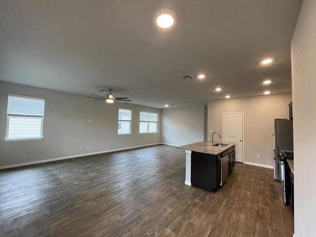 Building Photo - 222 Baron Creek Trail