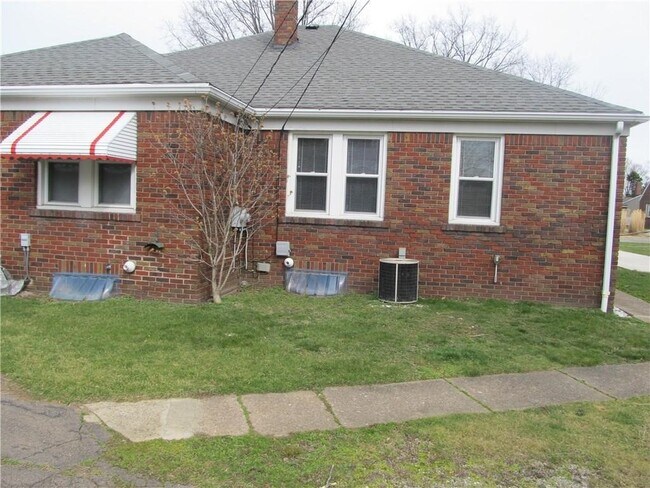Building Photo - 922 Hartt Rd
