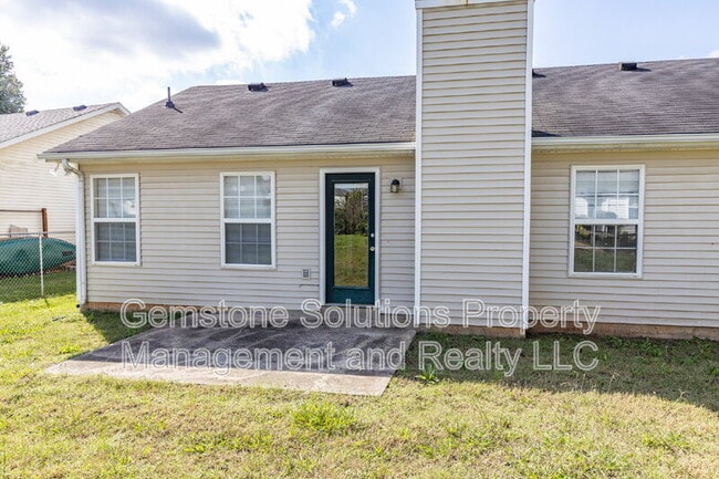 Building Photo - 1418 Owasa Trail