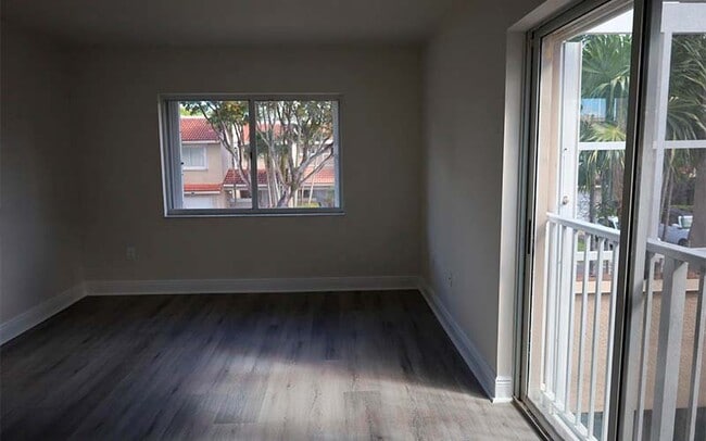 Building Photo - 5240 NW 102nd Ct