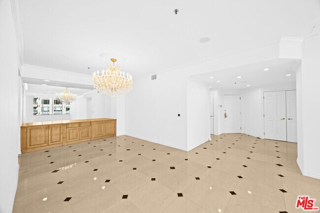 Building Photo - 10724 Wilshire Blvd