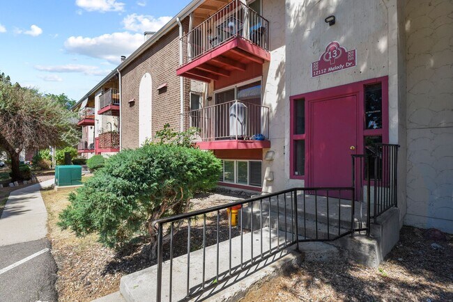 Foto del edificio - Updated 2B/1B Condo in The Cottonwood Vill...