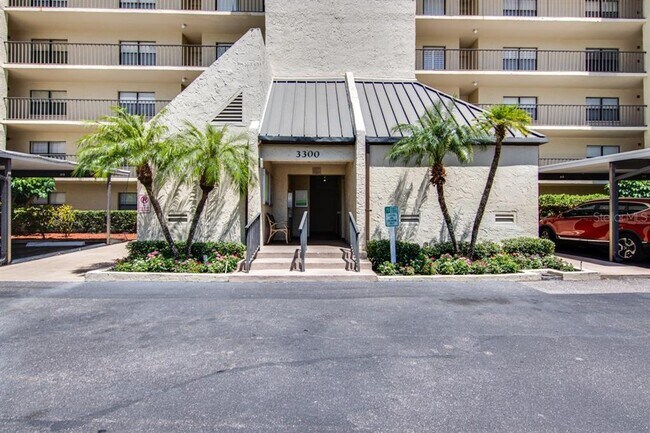 Building Photo - 3300 Cove Cay Dr