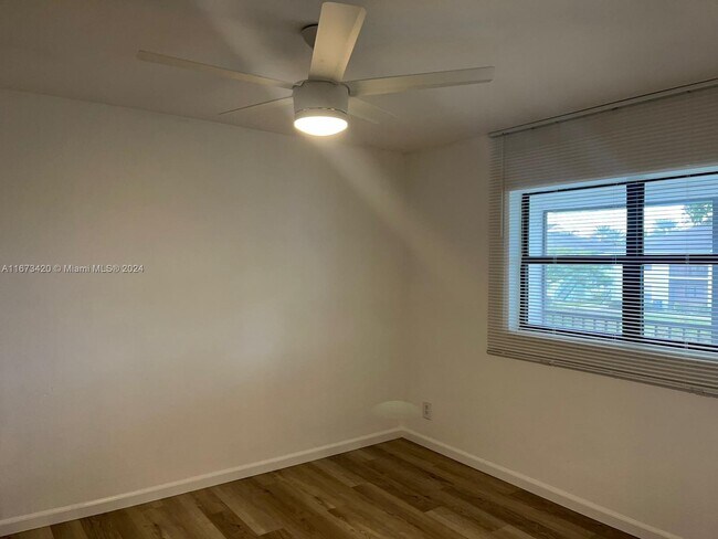 Foto del edificio - 4027 NW 87th Ave