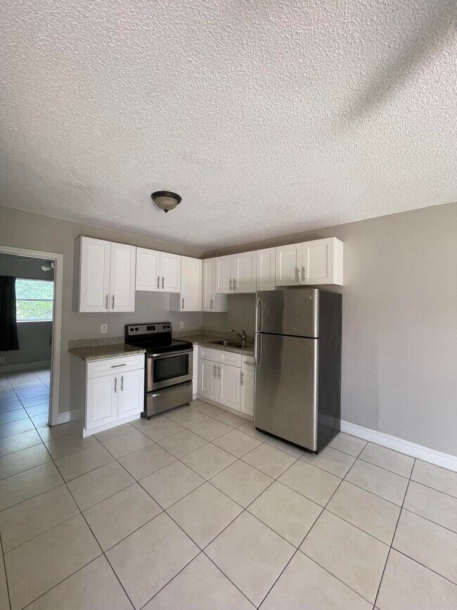 Foto del edificio - 4140 Woodside Dr