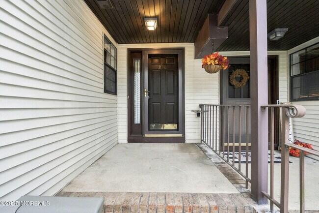Building Photo - 276 Longwood Dr