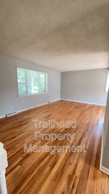 Building Photo - 8105 NE San Rafael Dr