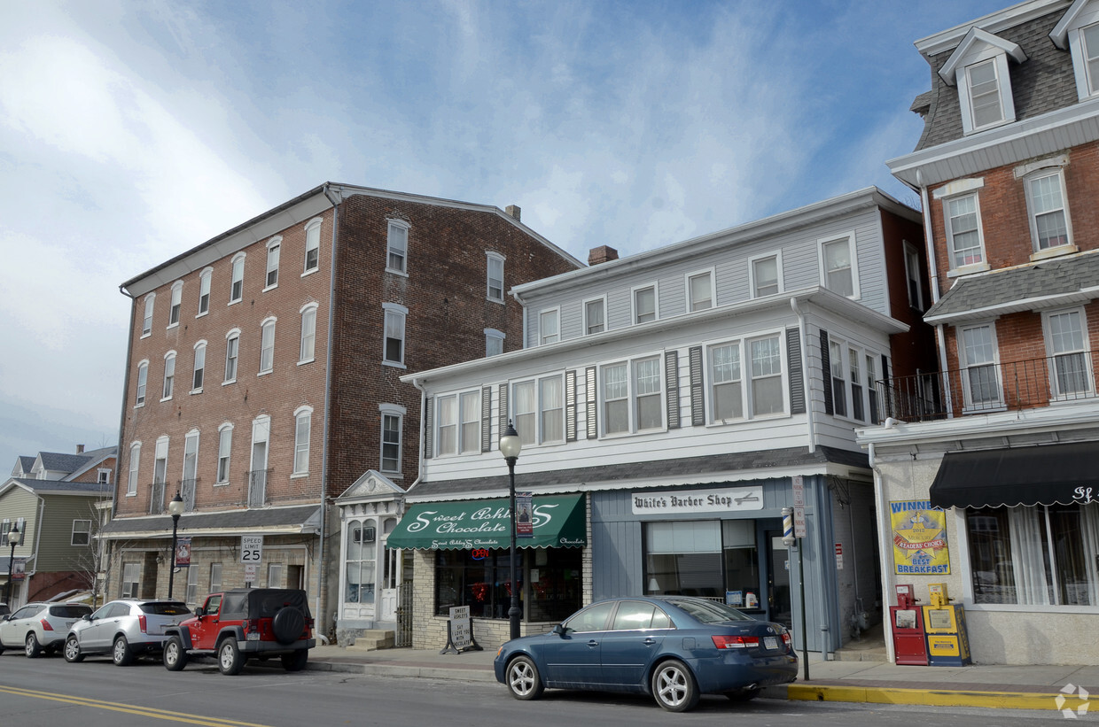 Building Photo - 347-349 Main St