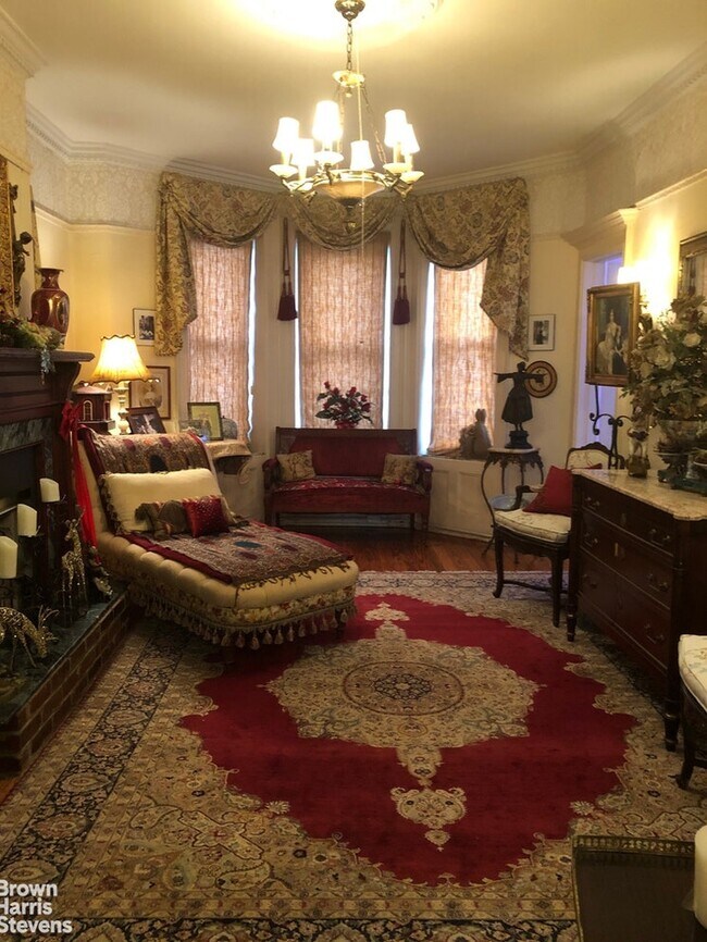 Building Photo - 542 48th St