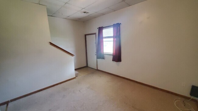Foto del edificio - 232 W 8th St