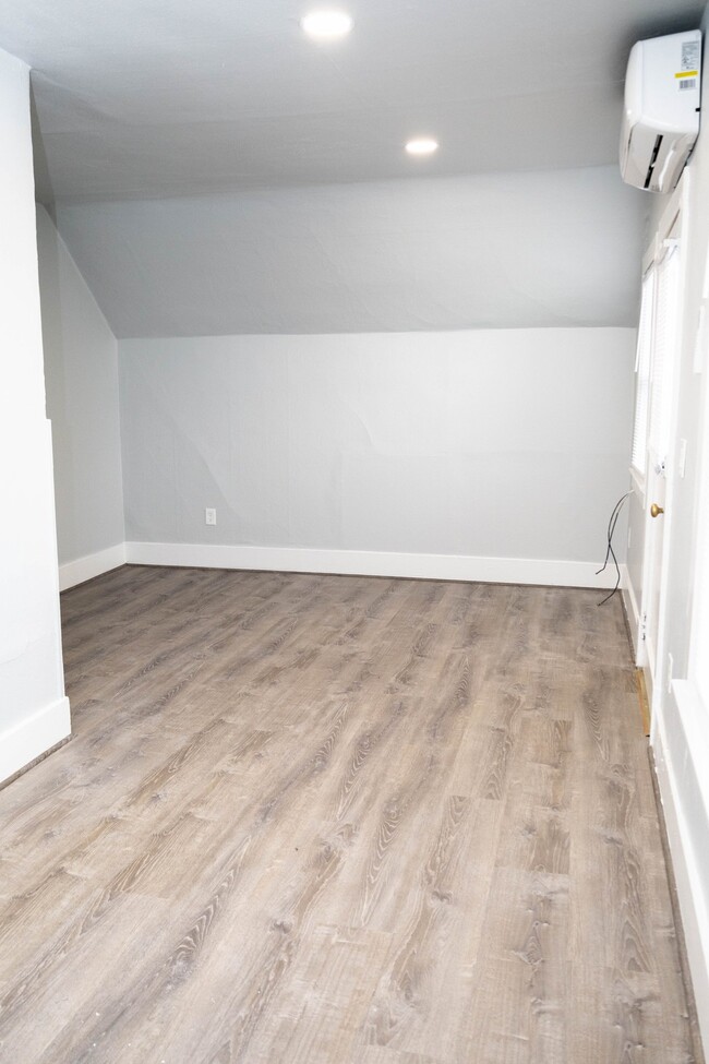 Building Photo - 2402 Rucker Ave