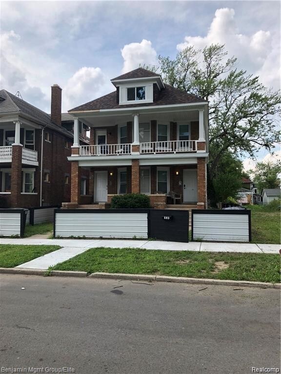 Primary Photo - 593 Hague St