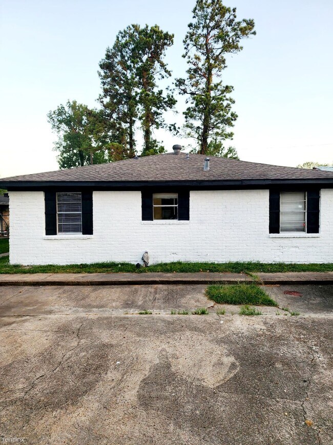 Building Photo - 2 br, 1 bath Duplex - 9110 Kentshire Drive A