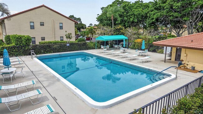 Building Photo - 4626 Lucerne Lakes Blvd E