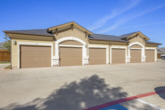 Summercrest Burleson Apartments photo'