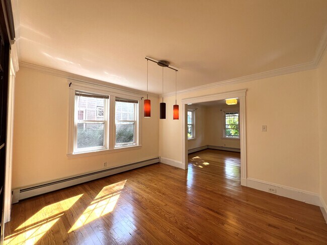 Building Photo - 322 Walden St