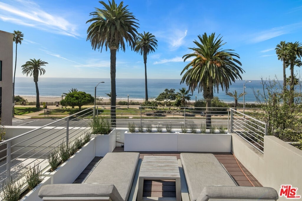 Rooftop Deck - 301 Ocean Ave