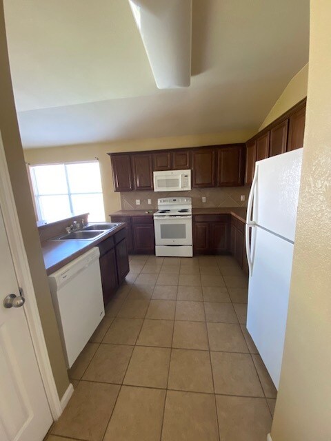 Foto del edificio - 607 Constellation Dr