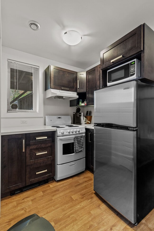 Building Photo - 52 Pennywell Rd