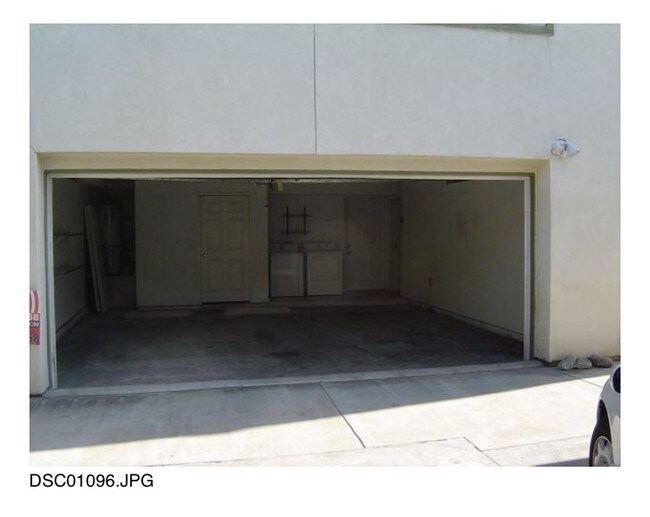 Foto del edificio - 3420 Sherbourne Dr
