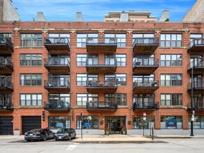 Building Photo - 375 W Erie St