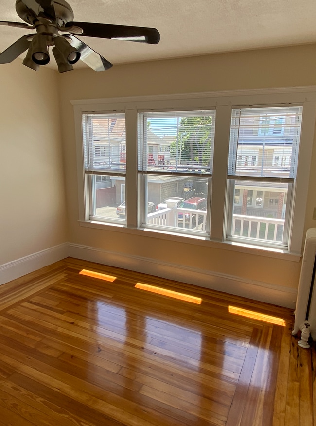 Building Photo - 93 Capen St