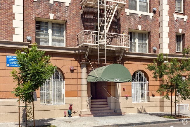 757 S Mariposa Ave Los Angeles, CA 90005-2063 - Lee Manor Apartments