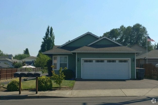 Building Photo - 1586 NE Grandhaven Dr