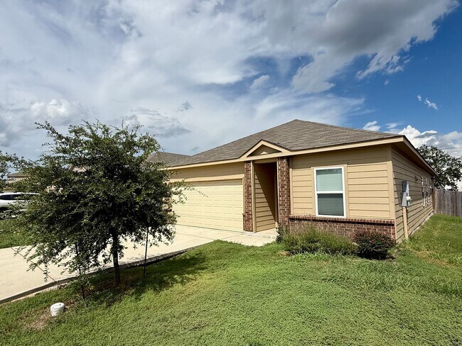 Foto del edificio - 1-Story 3 Bedroom 2 Bathrooms Home in Hori...