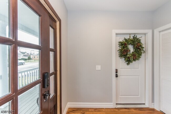 Foto del edificio - 27 Center St