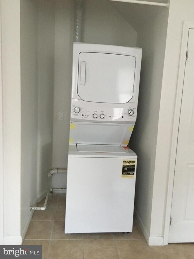 Foto principal - 4029 Baring St
