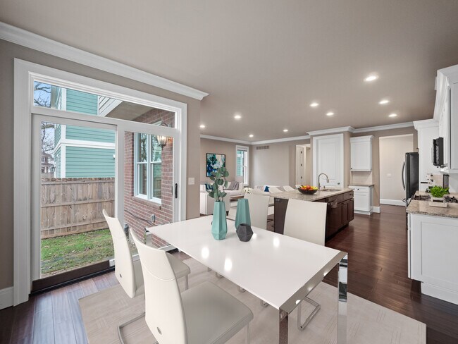 Building Photo - 1951 Holland St