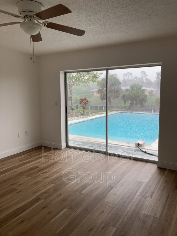 Building Photo - 565 Clearview Dr