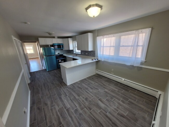 Foto del edificio - 6241 W Montrose Ave